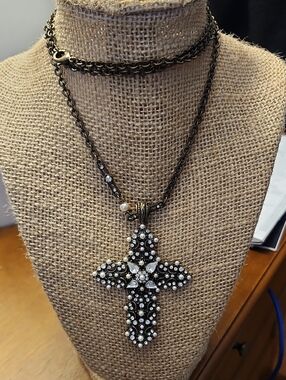 Sweet Romance Vintage Look Pearl & Crystal Cross Necklace